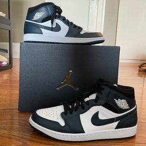 Jordan 1 Mid Armory Navy
